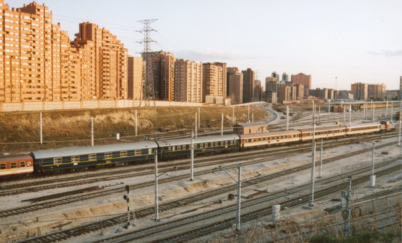 800 - 1-07 Madrid - Chamartin - Feb 92.jpg