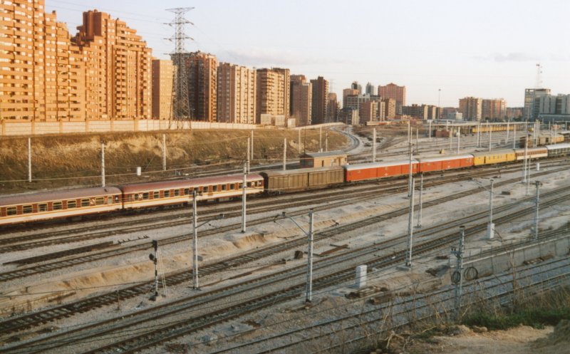 800 - 1-08 Madrid - Chamartin - Feb 92.jpg