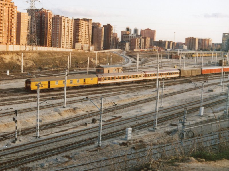 800 - 1-09 Madrid - Chamartin - Feb 92.jpg