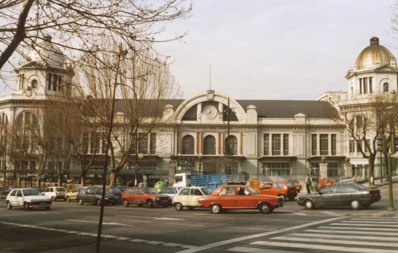 800 - 1-27 Madrid - Estacion del Norte - Feb 92.jpg