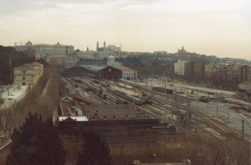 800 - 2-11 Madrid - Estacion del Norte - Feb 92.jpg