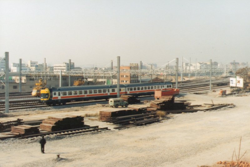 800 - 3-27 Madrid - Atocha - Feb 92.jpg