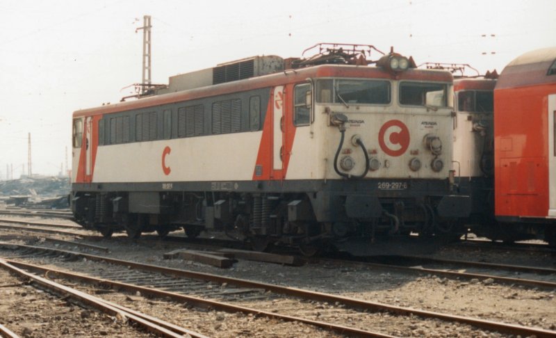 800 - 3-32 Madrid - Atocha - Feb 92.jpg