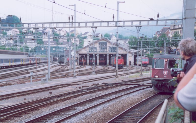 800 - 24-6-00 1-08 Luzern Hbf 20.jpg