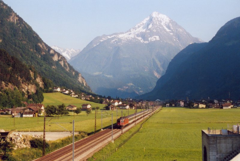 800 - 27-06-01 4-25 Erstfeld 03.jpg