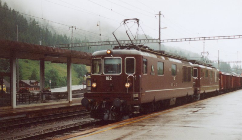 800 - 28-06-01 5-32 Kandersteg 05.jpg